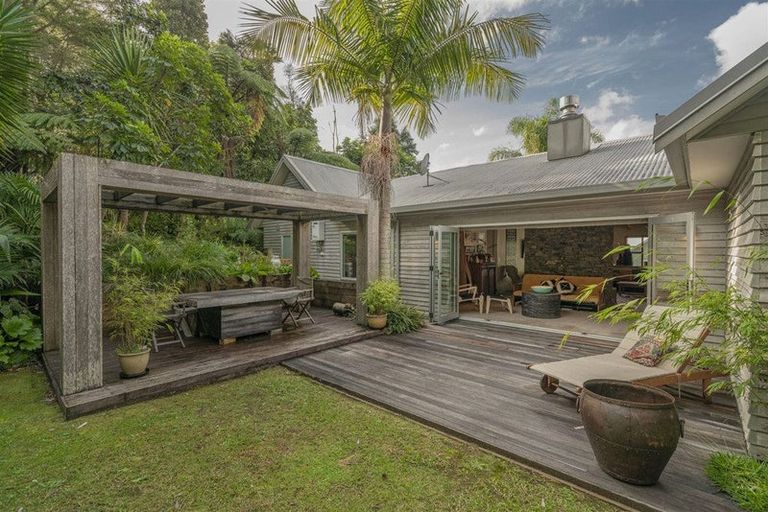 Photo of property in 56 Rewa Rewa Valley, Tairua, 3508