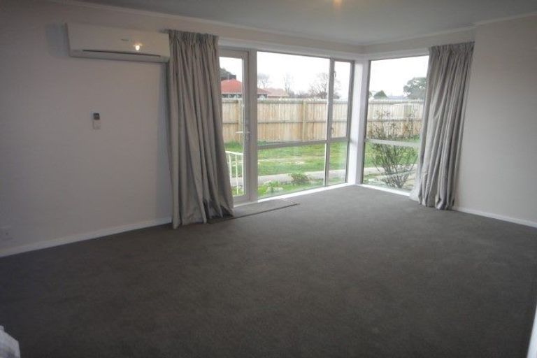 Photo of property in 2/85 Suva Street, Upper Riccarton, Christchurch, 8041