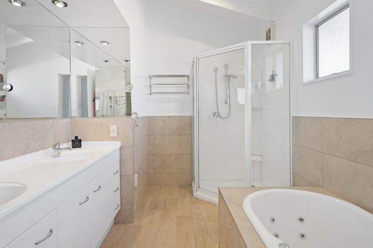 Photo of property in 4 Bowman Place, Sockburn, Christchurch, 8042