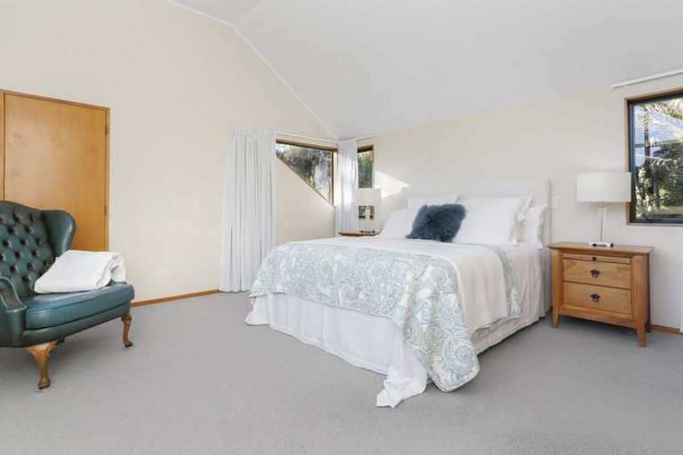 Photo of property in 22 Cochran Road, Oratia, Auckland, 0604
