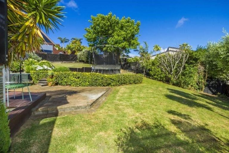 Photo of property in 10 Bellbird Rise, Murrays Bay, Auckland, 0630