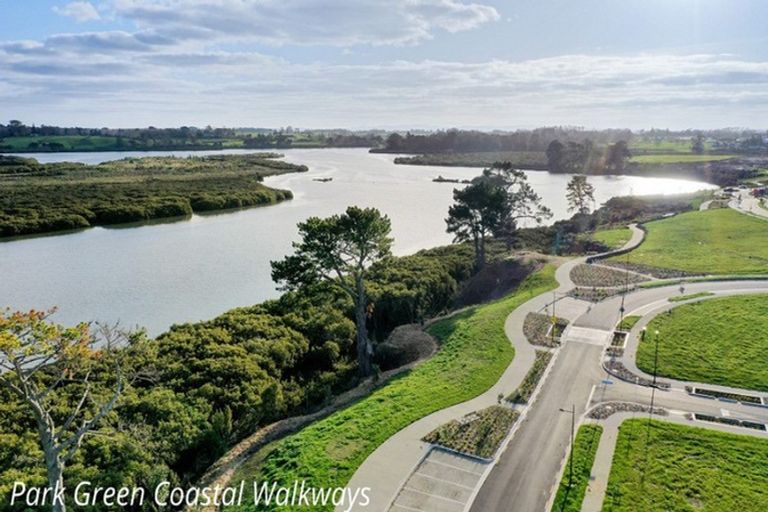 Photo of property in 16 Evergreen Parade, Rosehill, Papakura, 2113