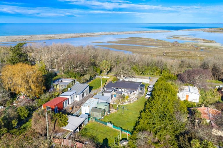 Photo of property in 17 Stopbank Road, Milford, Temuka, 7986