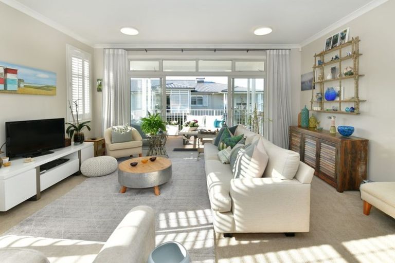 Photo of property in 54 Landmark Terrace, Orewa, 0931