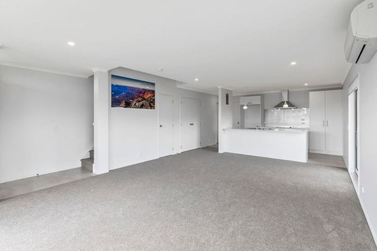 Photo of property in 12 Huke Lane, Takanini, 2112