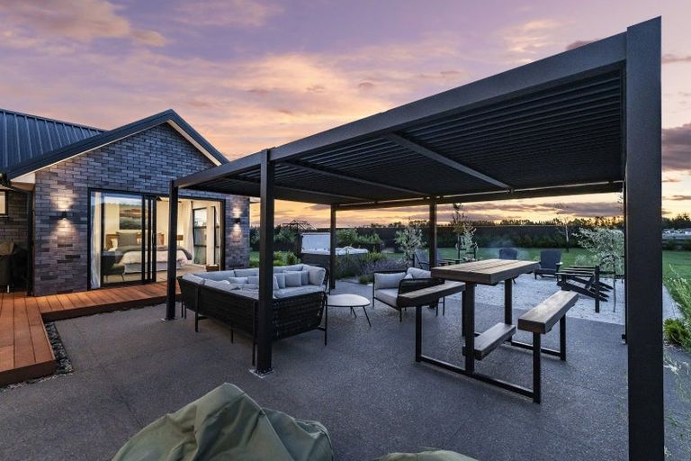 Photo of property in 42 Ridgeland Way, West Melton, 7618