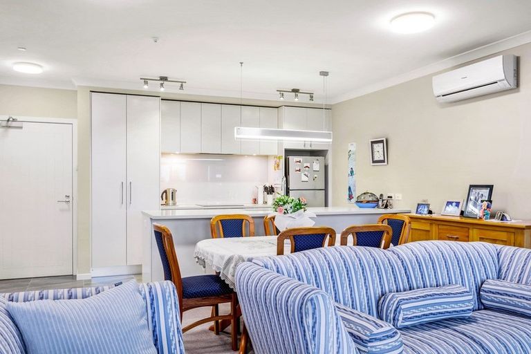 Photo of property in 80 Rewa Rewa Lane, Orewa, 0931