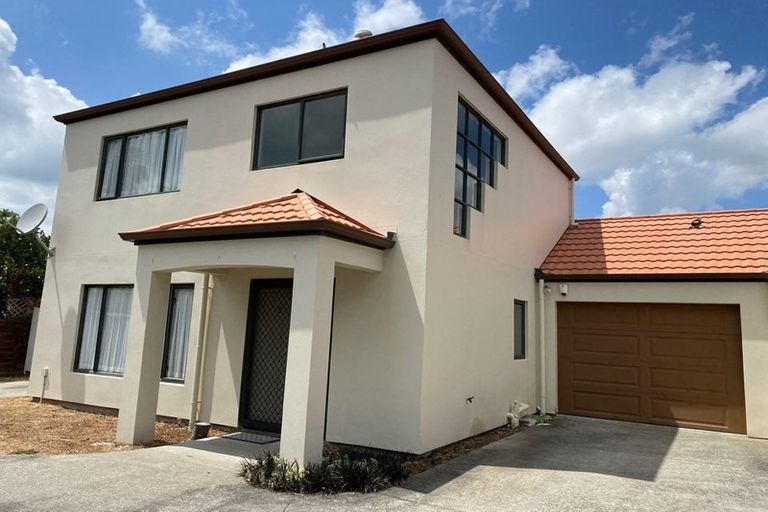 Photo of property in 8a Fiesta Drive, Half Moon Bay, Auckland, 2012