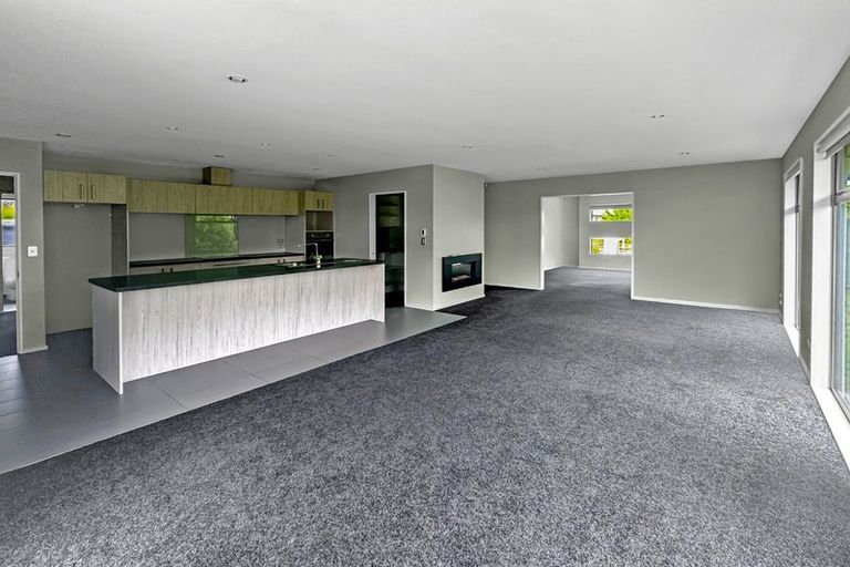Photo of property in 8 Urihia Street, Marshland, Christchurch, 8083