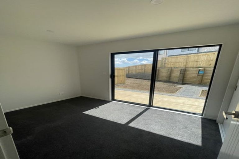Photo of property in 4 Papauma Place, Papakura, 2110