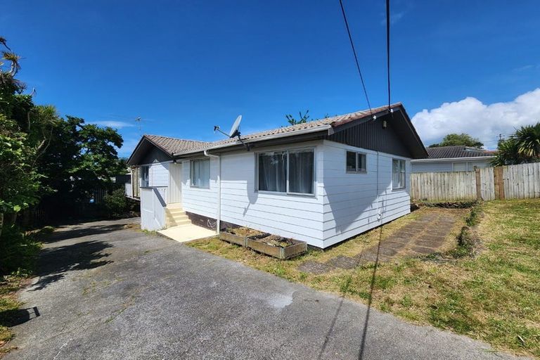 Photo of property in 22 Parrs Cross Road, Henderson, Auckland, 0612