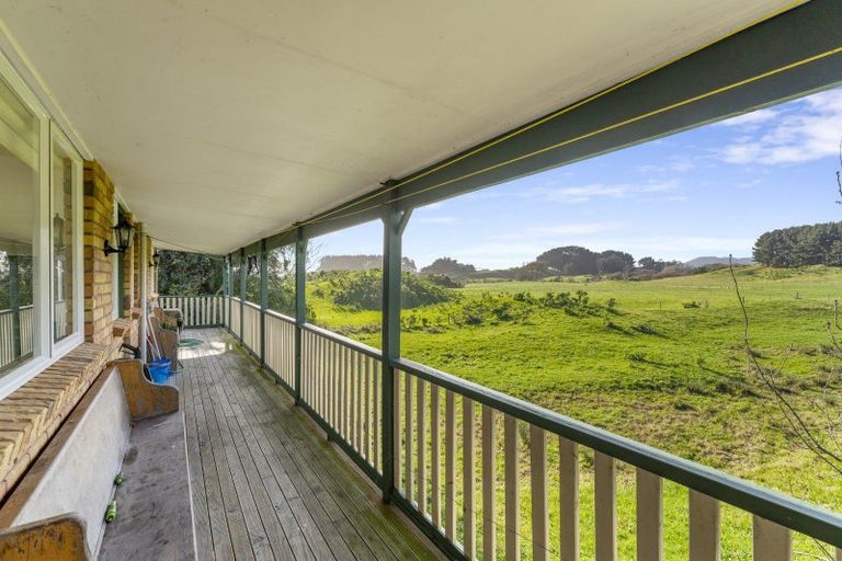 Photo of property in 72 Toi Street, Otaki Beach, Otaki, 5512