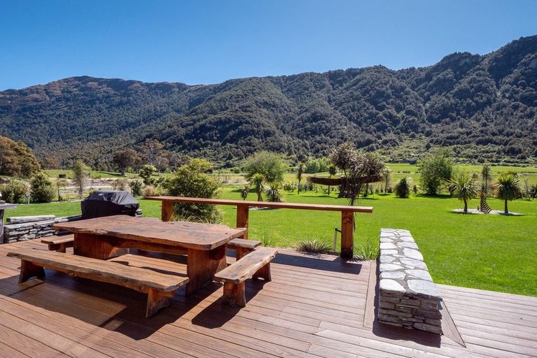 Photo of property in 46 Tui Drive, Mount Creighton, Queenstown, 9371