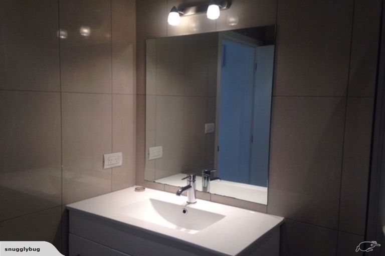 Photo of property in 1/2 Merwood Lane, Devonport, Auckland, 0624