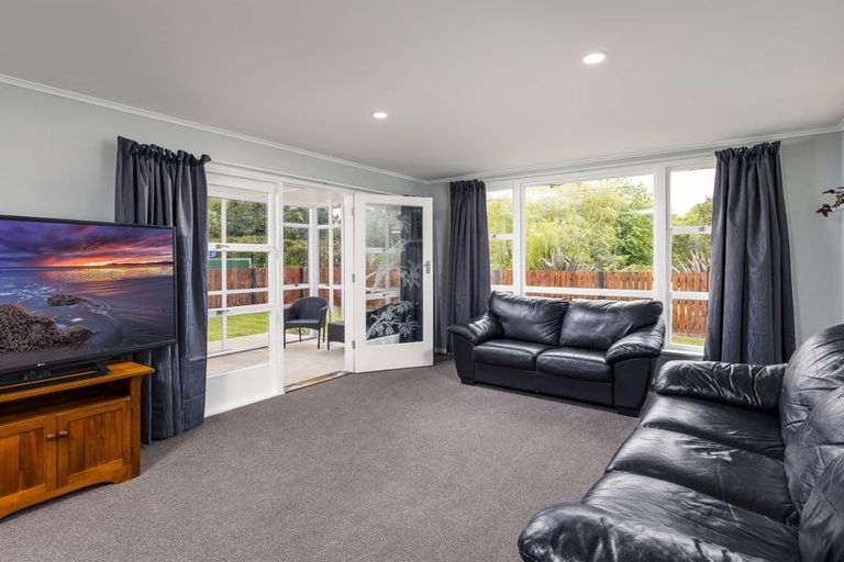 Photo of property in 81 Timaru Road, Waimate, 7924