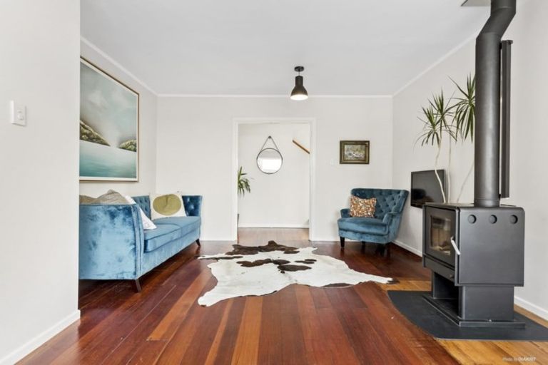 Photo of property in 96 Lyall Parade, Lyall Bay, Wellington, 6022