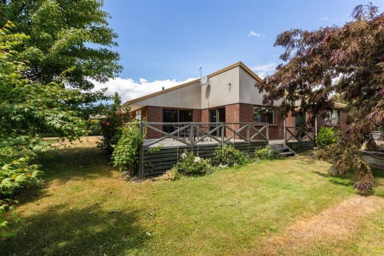 Photo of property in 144 Beacon Point Road, Wanaka, 9305