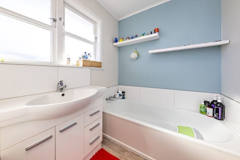 Photo of property in 62 Orams Road, Hillpark, Auckland, 2102