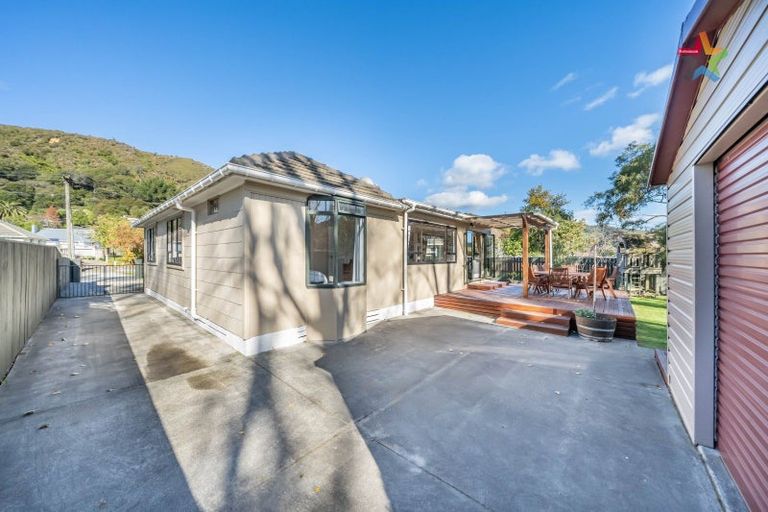Photo of property in 7 Prouse Crescent, Naenae, Lower Hutt, 5011