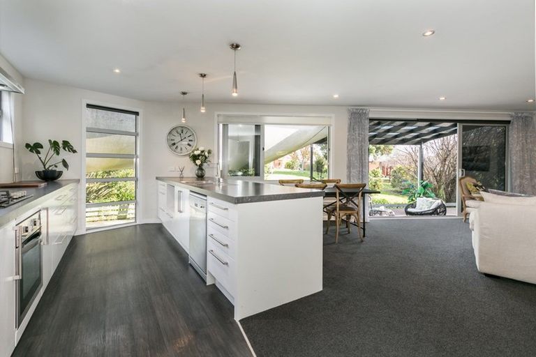 Photo of property in 9a Saint Hill Lane, Havelock North, 4130