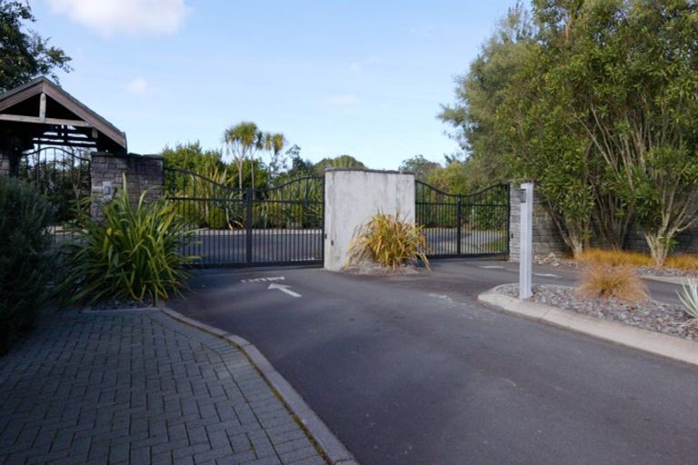 Photo of property in 72 Parawera Drive, Acacia Bay, Taupo, 3330
