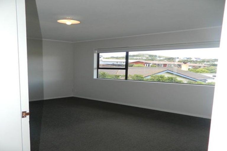 Photo of property in 5 Vella Street, Titahi Bay, Porirua, 5022