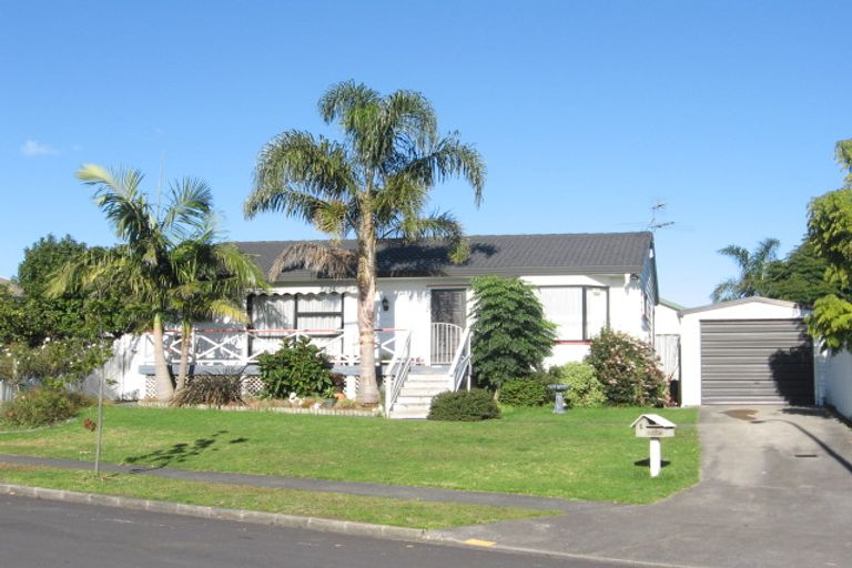 Photo of property in 1/6 Bernina Place, Weymouth, Auckland, 2103