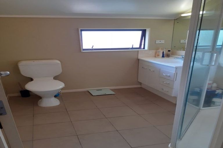 Photo of property in 2/65 Donald Street, Stanmore Bay, Whangaparaoa, 0932