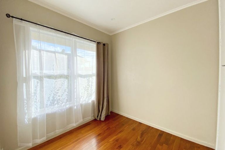 Photo of property in 2/60 Church Street, Northcote Point, Auckland, 0627
