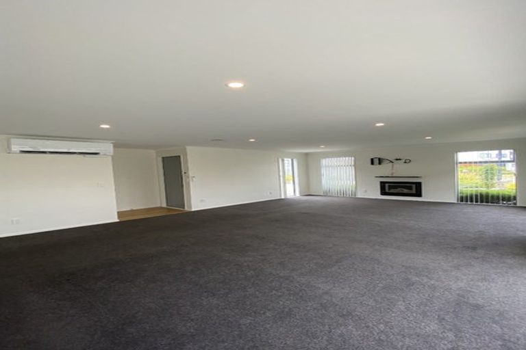 Photo of property in 9 Okataina Way, Aotea, Porirua, 5024