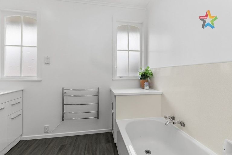 Photo of property in 82 Oxford Terrace, Epuni, Lower Hutt, 5011