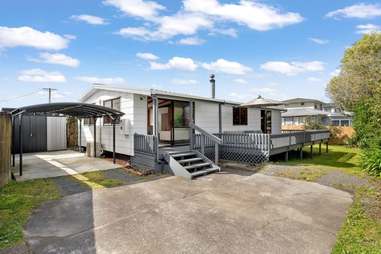 Photo of property in 1/49 Larnoch Road, Henderson, Auckland, 0610