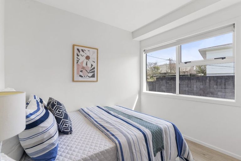 Photo of property in 1/11 Corunna Road, Milford, Auckland, 0620