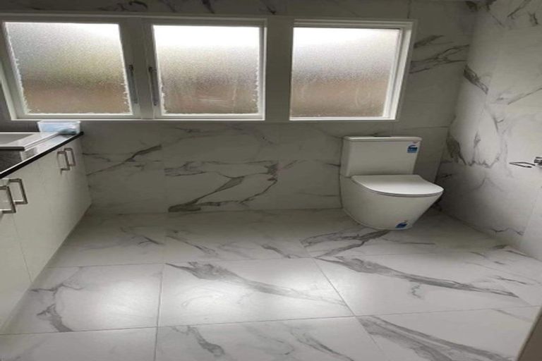 Photo of property in 305 Te Atatu Road, Te Atatu South, Auckland, 0610