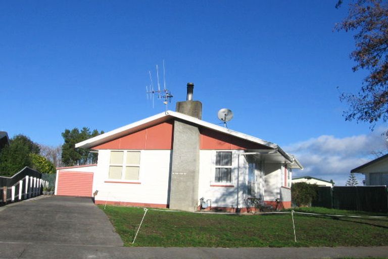 Photo of property in 77 Apollo Parade, Milson, Palmerston North, 4414