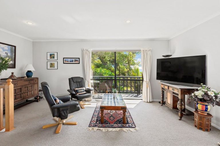 Photo of property in 126a Breaker Bay Road, Breaker Bay, Wellington, 6022