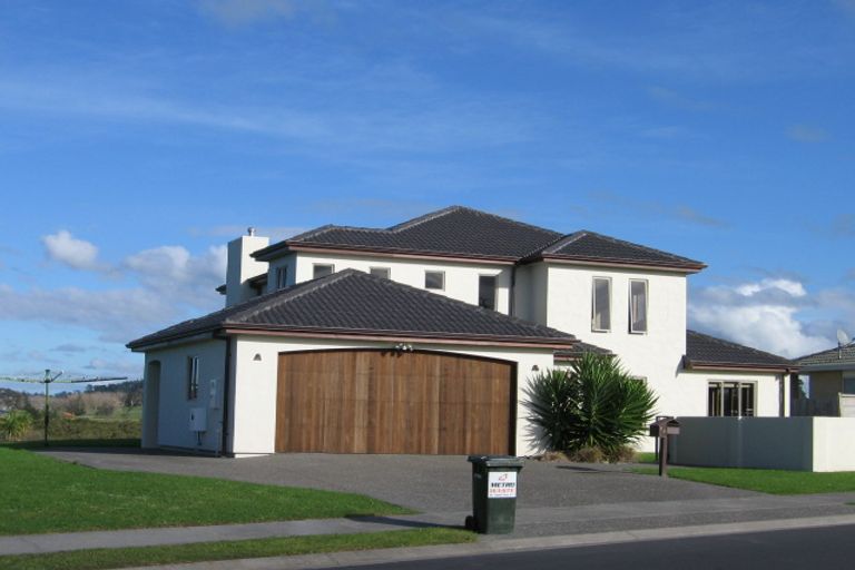 Photo of property in 70 Kath Hopper Drive, Orewa, 0931