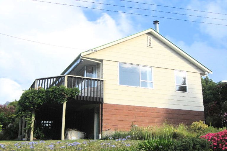 Photo of property in 15 Onuku Road, Akaroa, 7520