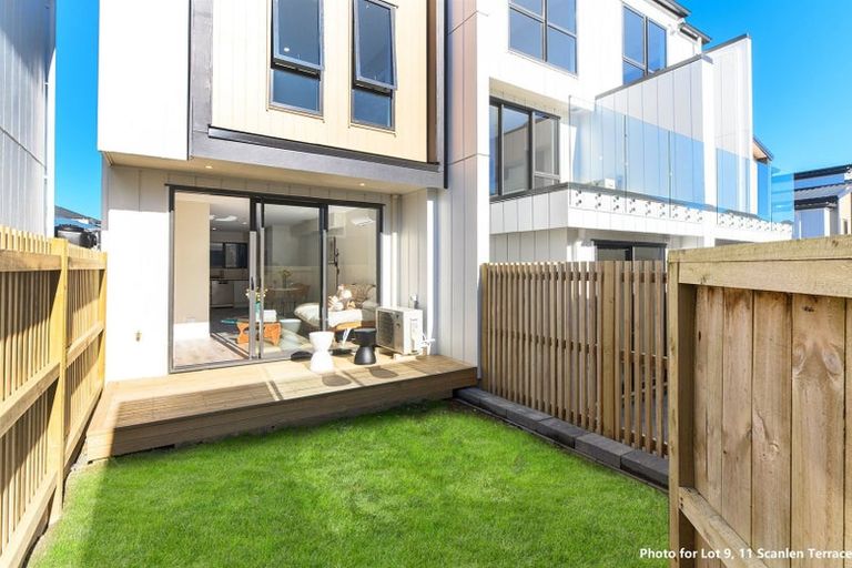 Photo of property in 8/11 Scanlen Terrace, Kelston, Auckland, 0602