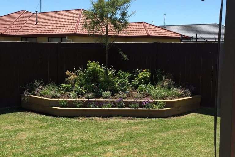 Photo of property in 24 Cleveland Heights, Kelvin Grove, Palmerston North, 4414