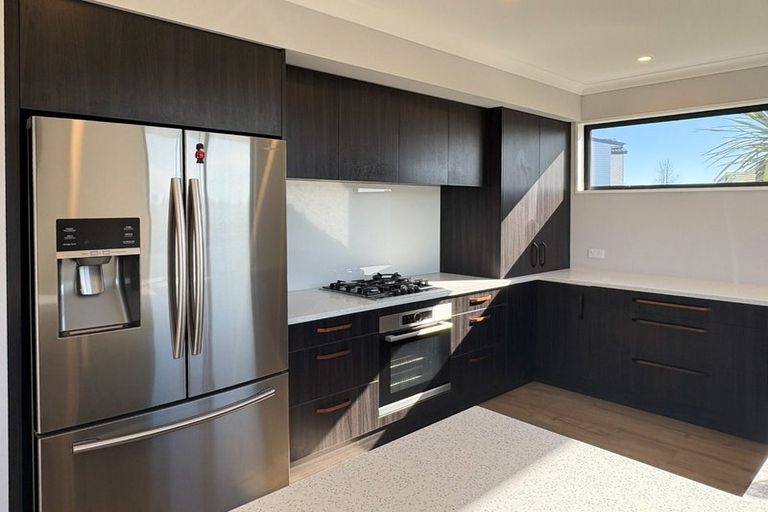 Photo of property in 16 Koral Lane, Broomfield, Christchurch, 8042