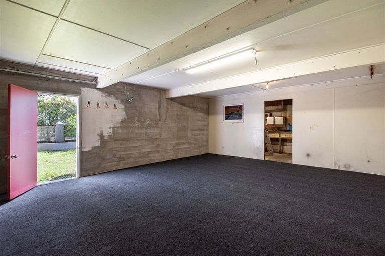 Photo of property in 1/14 Wernham Place, Northcote, Auckland, 0626