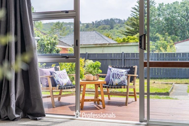 Photo of property in 17 Molesworth Street, Taita, Lower Hutt, 5011