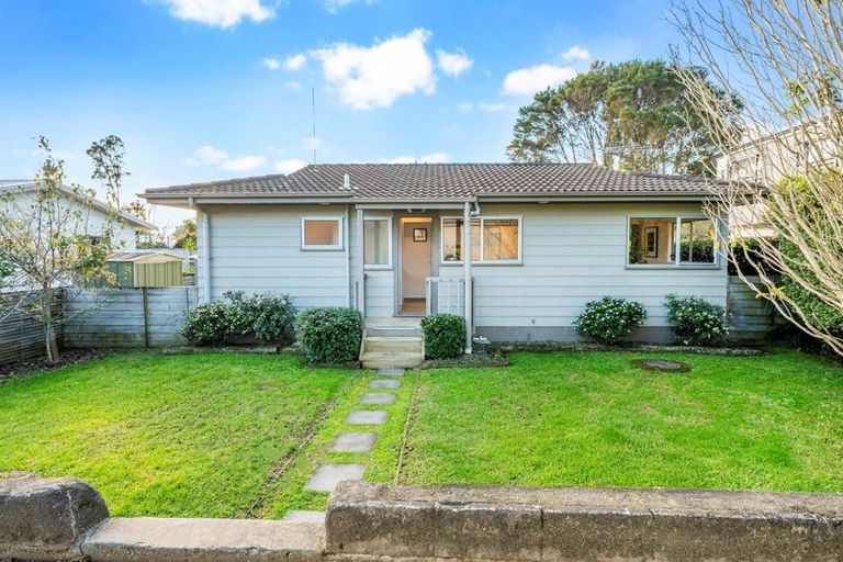 Photo of property in 2/56 Waipani Road, Te Atatu Peninsula, Auckland, 0610