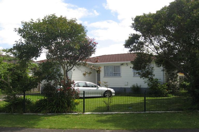 Photo of property in 8 Ngatira Place, Clendon Park, Auckland, 2103
