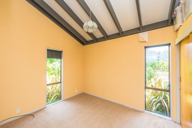 Photo of property in 16 Monowai Place, Westbrook, Palmerston North, 4412