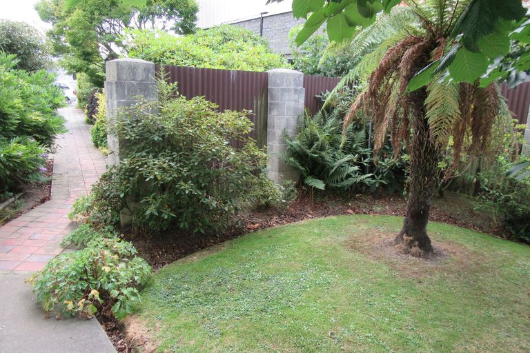 Photo of property in 33 Rhodes Street, Waimate, 7924