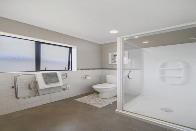 Photo of property in 5 Wawatai Drive, Karaka, Papakura, 2113