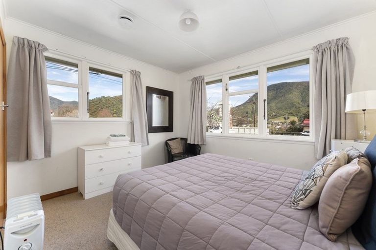 Photo of property in 8a Otago Street, Picton, 7220