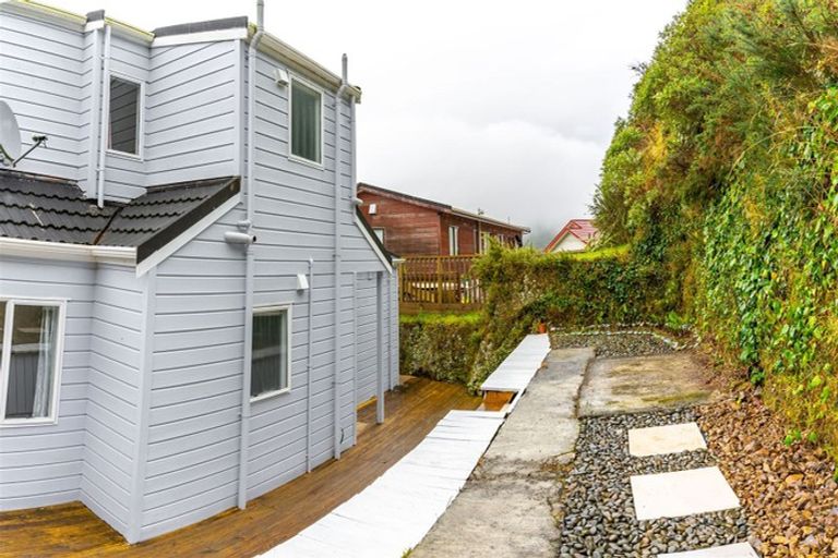 Photo of property in 2/61 Woodhouse Avenue, Karori, Wellington, 6012